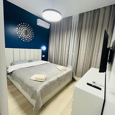 Modern In The Old Town Apartment *